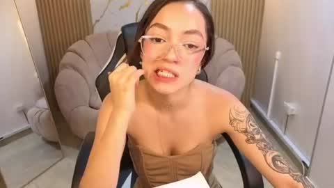 Snapshot of cinnamon_b chatting on 23, 7, 2026 Cinnamon online show from 23, 7, 2026