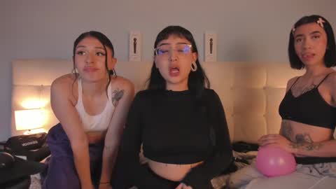 Cintya online show from 1, 2, 2025