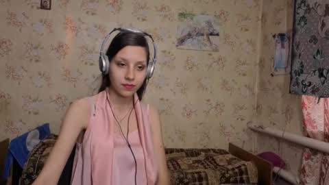 Snapshot of cirabonnet chatting on 29, 10, 2025 Lisa Salivan online show from 29, 10, 2025