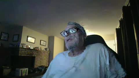 Snapshot of cjscout chatting on 4, 1, 2025 cjscout online show from 4, 1, 2025