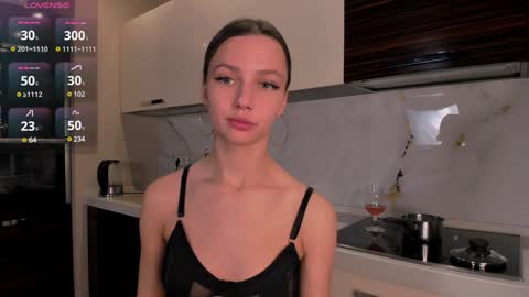 Snapshot of claire_amoure chatting on 12, 1, 2025 Claire online show from 12, 1, 2025