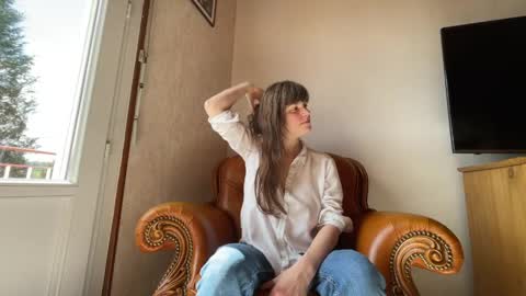 Claire Moulin online show from 14, 4, 2026