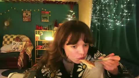 Snapshot of clancyosbourne chatting on 1, 12, 2025 Clancy online show from 1, 12, 2025