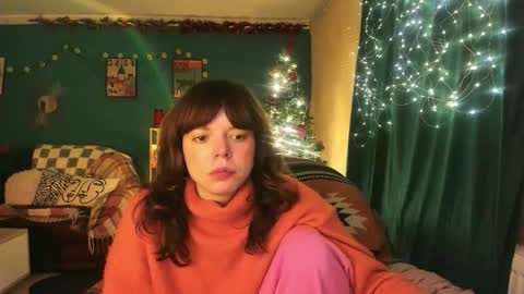 Snapshot of clancyosbourne chatting on 4, 12, 2025 Clancy online show from 4, 12, 2025