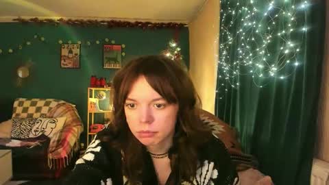 Snapshot of clancyosbourne chatting on 5, 12, 2025 Clancy online show from 5, 12, 2025