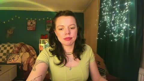 Snapshot of clancyosbourne chatting on 6, 4, 2026 Clancy online show from 6, 4, 2026