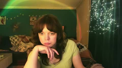 Snapshot of clancyosbourne chatting on 15, 4, 2026 Clancy online show from 15, 4, 2026