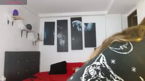 clara_xuee online show from 27, 12, 2024