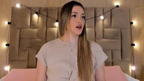 Snapshot of claradelmar_ chatting on 5, 10, 2025 Clara del mar online show from 5, 10, 2025