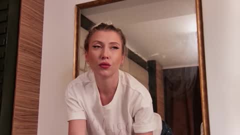 Snapshot of claraecho_ chatting on 11, 9, 2025 Clara online show from 11, 9, 2025