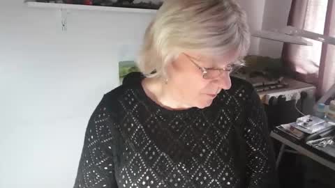 clare nylons online show from 27, 9, 2025