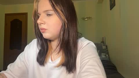 Snapshot of claremorales chatting on 7, 4, 2026 Anfisa online show from 7, 4, 2026