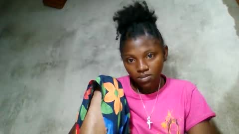 Snapshot of clarisse98 chatting on 6, 5, 2026 clarisse98 online show from 6, 5, 2026
