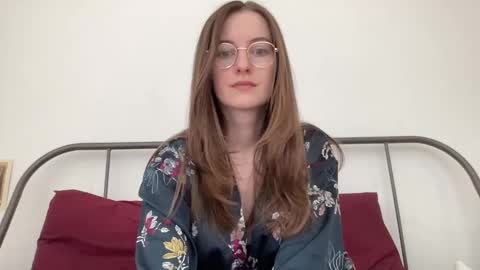 classyandgirly online show from 5, 3, 2025