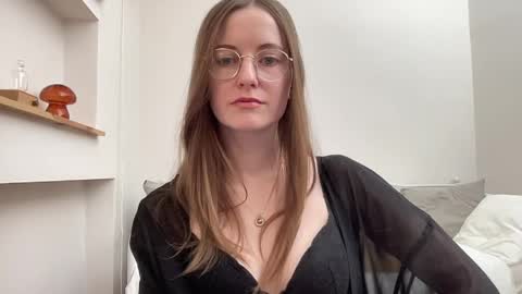 Snapshot of classyandgirly chatting on 15, 4, 2026 classyandgirly online show from 15, 4, 2026