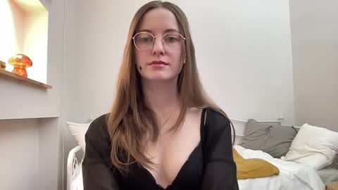 Snapshot of classyandgirly chatting on 16, 4, 2026 classyandgirly online show from 16, 4, 2026