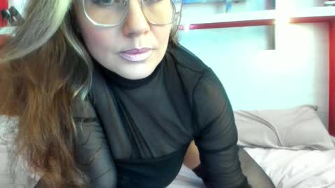 Snapshot of classylady666 chatting on 8, 10, 2025 Valery online show from 8, 10, 2025