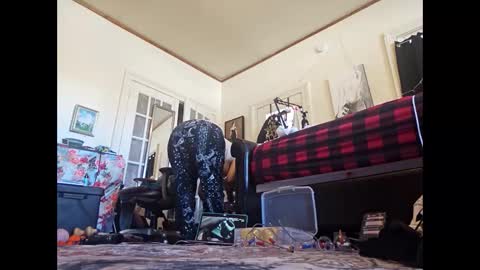 Clementine Muffin online show from 20, 2, 2025