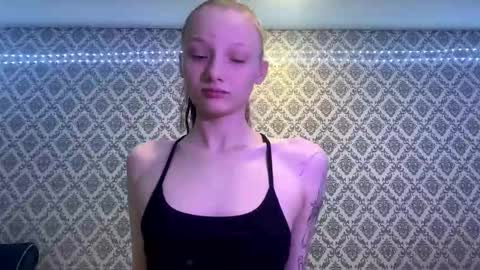 Snapshot of cleotilderinde chatting on 19, 12, 2025 Cleo online show from 19, 12, 2025