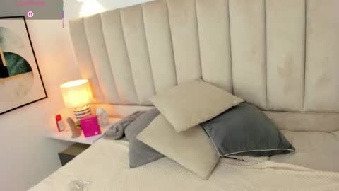 clhoe_johnson_ online show from 7, 10, 2025