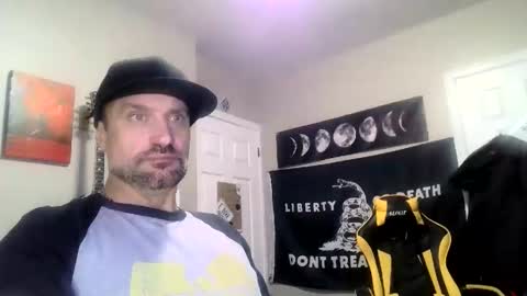 Snapshot of clintwood12 chatting on 11, 1, 2025 chad online show from 11, 1, 2025