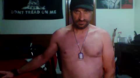 Snapshot of clintwood12 chatting on 22, 10, 2025 chad online show from 22, 10, 2025