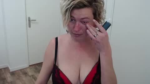 Syl  online show from 13, 11, 2025