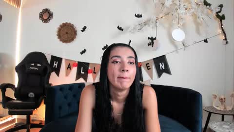 Snapshot of cloe_taylor__ chatting on 12, 10, 2025 CLOE online show from 12, 10, 2025