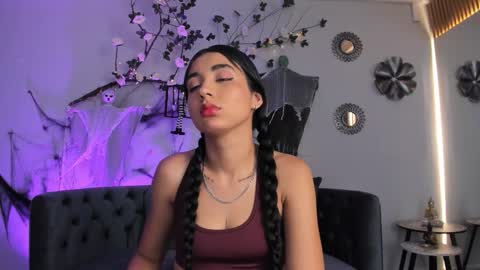 Snapshot of cloe_taylor__ chatting on 30, 10, 2025 CLOE online show from 30, 10, 2025