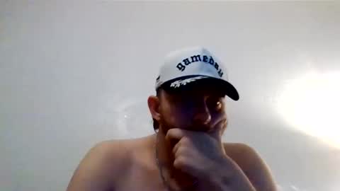Snapshot of cloudyydayzz chatting on 17, 4, 2026 tallhungandcloudy online show from 17, 4, 2026