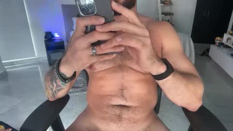 Snapshot of cmpunk11 chatting on 29, 4, 2026 cmpunk11 online show from 29, 4, 2026