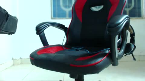 boy swinger     online show from 14, 12, 2024