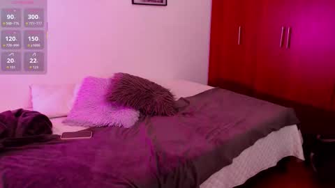 Phia And Luna online show from 31, 10, 2025