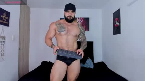 college_muscle_ass online show from 18, 4, 2026