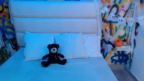 Snapshot of collins_aria chatting on 11, 10, 2025 valentina online show from 11, 10, 2025