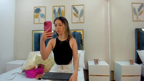 Snapshot of collins_aria chatting on 28, 5, 2026 valentina online show from 28, 5, 2026