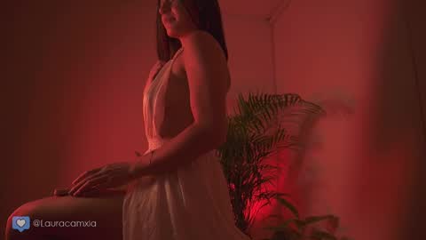 Laura online show from 7, 3, 2025