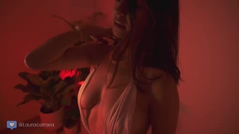 Laura online show from 7, 3, 2025
