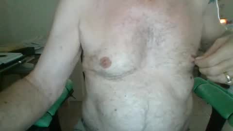 Snapshot of comeonmymouth chatting on 8, 10, 2025 comeonmymouth online show from 8, 10, 2025