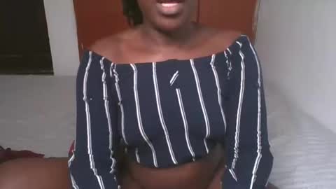 Snapshot of comicalcara chatting on 5, 2, 2025 Cara online show from 5, 2, 2025