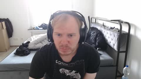 Snapshot of commanderchip chatting on 19, 10, 2025 commanderchip online show from 19, 10, 2025