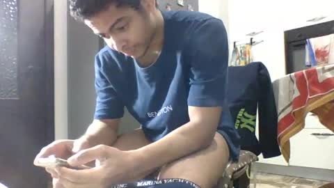 Snapshot of comobailamioso chatting on 18, 11, 2025 comobailamioso online show from 18, 11, 2025