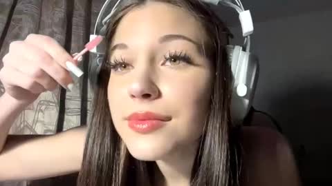 Snapshot of conchitaderricott chatting on 14, 10, 2025 Bella online show from 14, 10, 2025