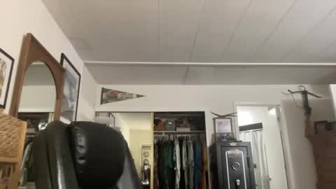 Snapshot of cookoosnest chatting on 4, 10, 2025 cookoosnest online show from 4, 10, 2025