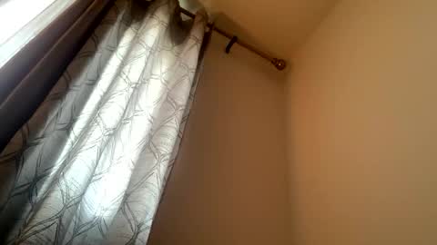 Snapshot of coolvibes69 chatting on 25, 10, 2025 coolvibes69 online show from 25, 10, 2025