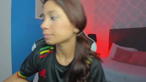 Snapshot of cora22_ chatting on 27, 9, 2025 CORA online show from 27, 9, 2025