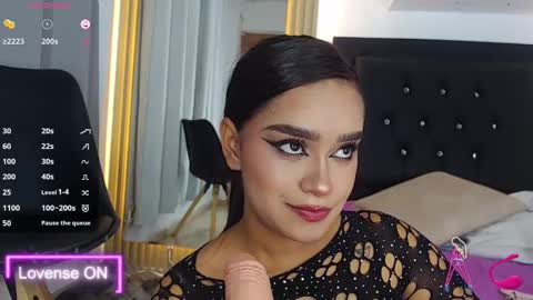 Snapshot of coraline_v chatting on 5, 3, 2025 Coraline connected from 10 pm to 6 am Colombia time online show from 5, 3, 2025