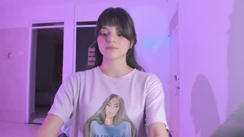 Coraline uwu     Bienvenidos al dulce mundo de Coraline    Hola amores soy Coraline  Una chica  tierna juguetona online show from 1, 4, 2026