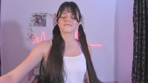 Coraline uwu     Bienvenidos al dulce mundo de Coraline    Hola amores soy Coraline  Una chica  tierna juguetona online show from 25, 4, 2026