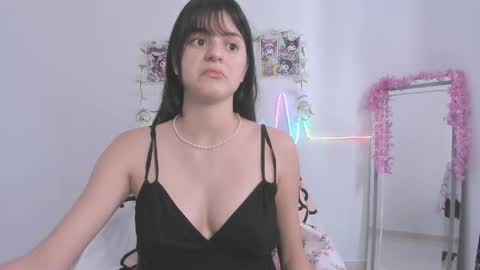 Snapshot of coralinexxx07 chatting on 5, 5, 2026 Coraline uwu Bienvenidos al dulce mundo de Coraline Hola amores soy Coraline Una chica tierna juguetona online show from 5, 5, 2026